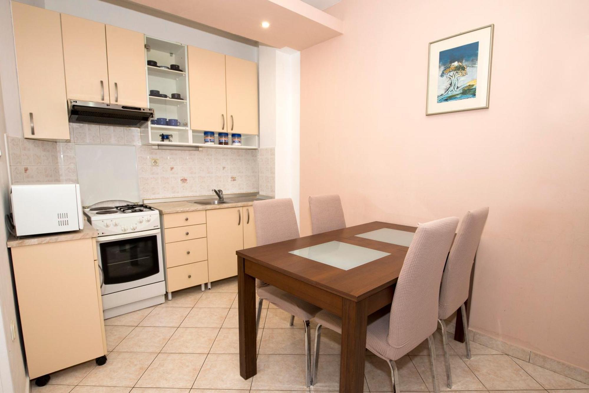 Apartman Roza โอมิช ภายนอก รูปภาพ